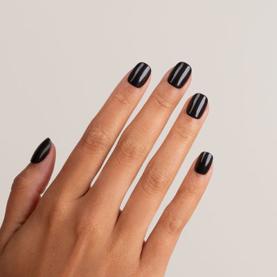 Premium black press-on nails 